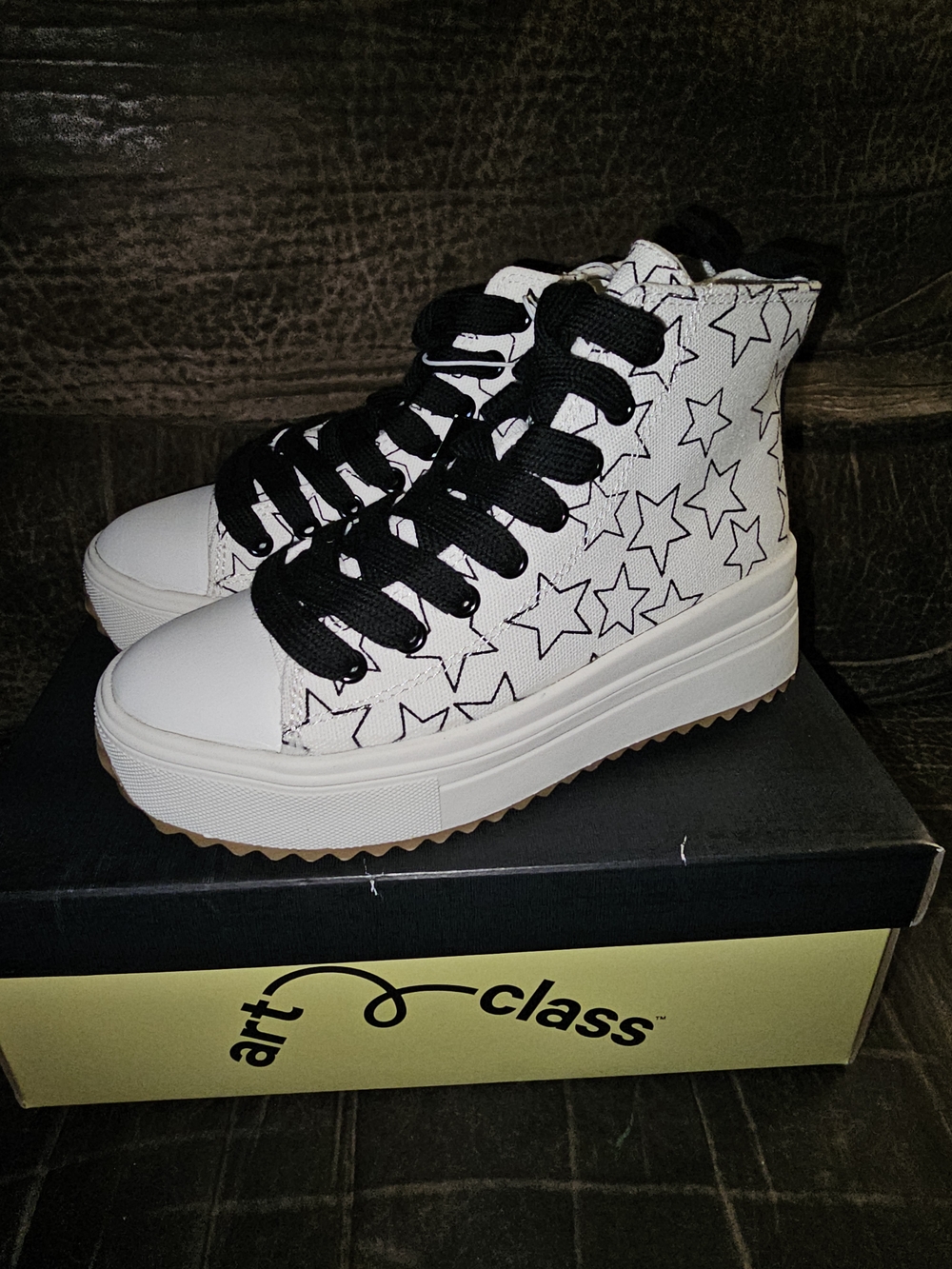 art class White Star Print High-Top Platform Sneakers with Black Laces